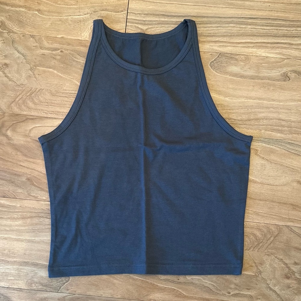 Amazon gray sleeveless top, size large.